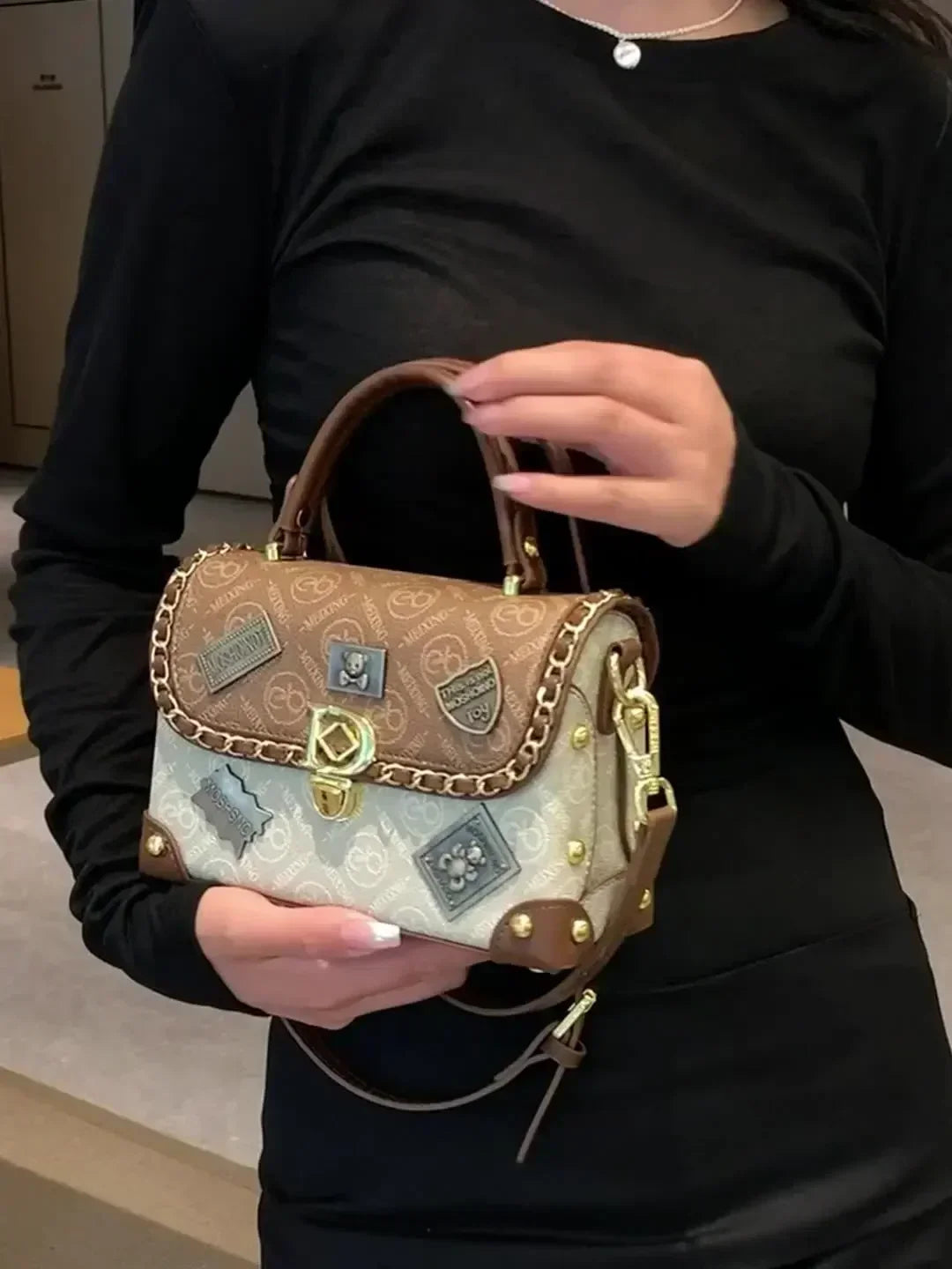 Vintage Patchwork Girls Handbag Fashion Embossed Girls Shoulder Bag European and American Badge Ladies Crossbody PU Material